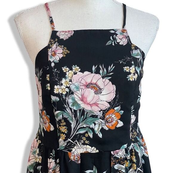 BAND OF GYPSIES Floral Halter Romper/ Dress, Lightweight, Size M - Picture 3 of 8